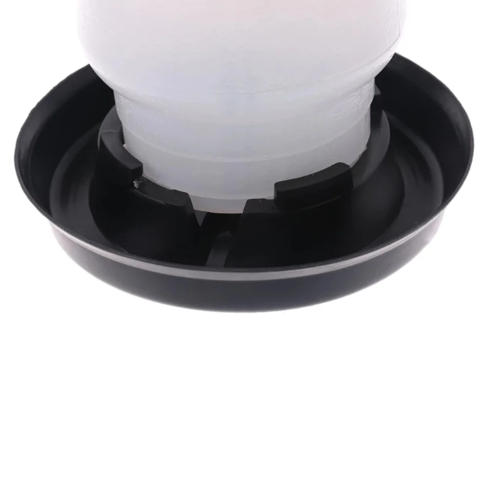 Bebedero pollito 0.75 litros Bebedero pollito 0.75 litros